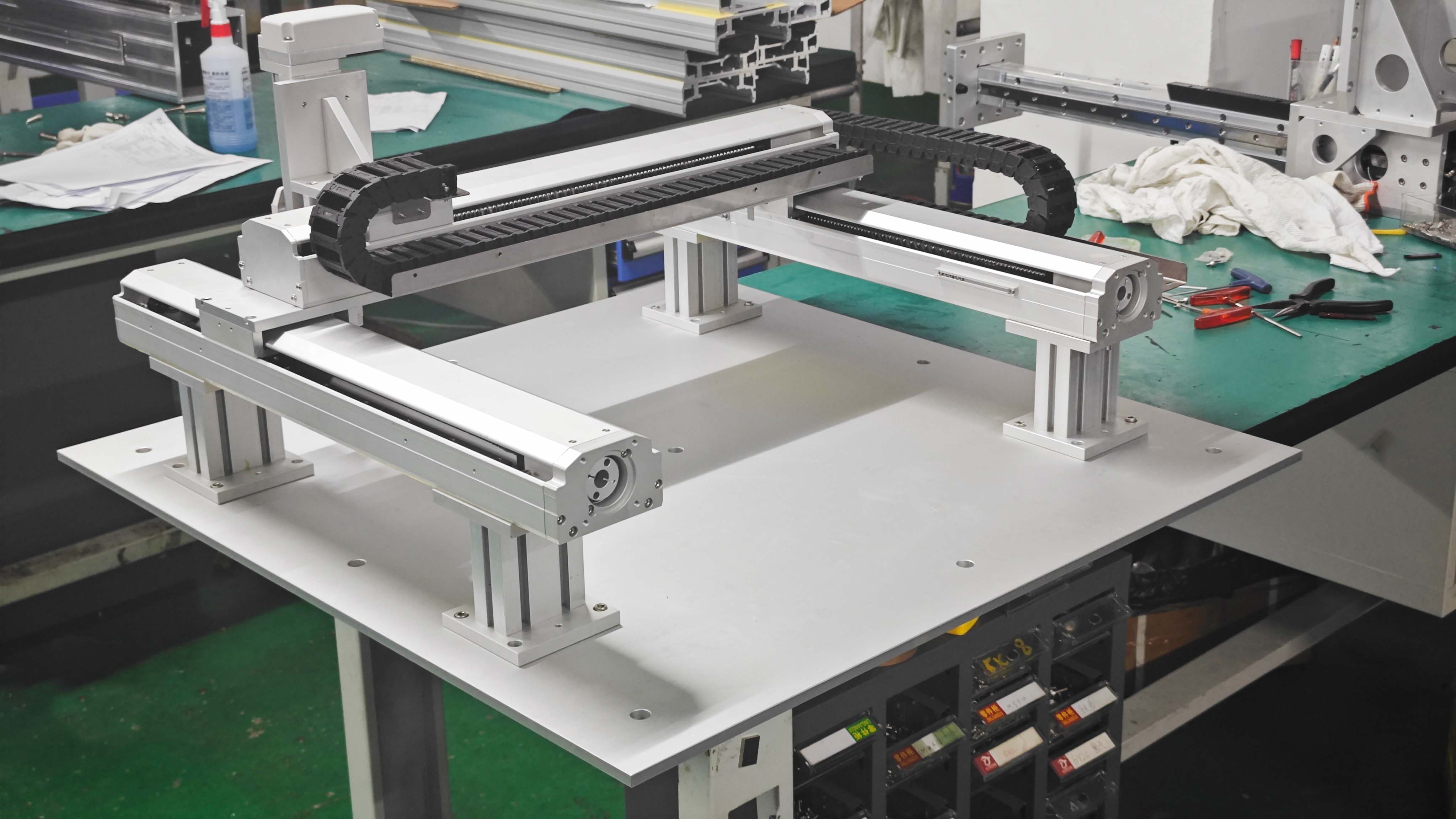 龍門機(jī)械手在各個(gè)行業(yè)的應(yīng)用